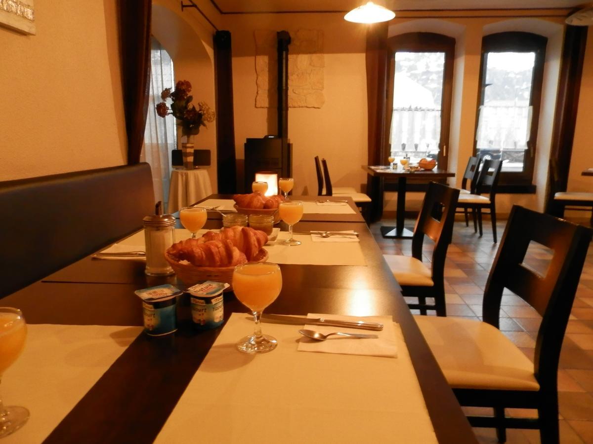 Hotel La Gare LʼArgentière-la-Bessée エクステリア 写真